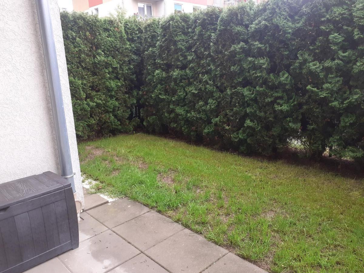 Sloneczny Apartament Z Malym Ogrodkiem Wejherowo Kültér fotó
